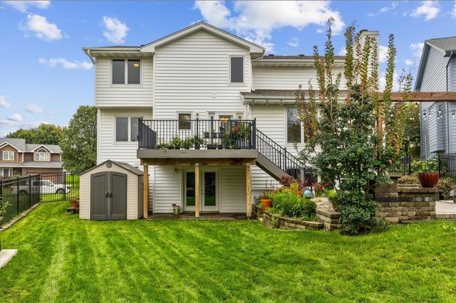 5905 Applewood Drive, West Des Moines, IA 50266