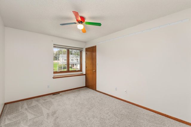 5905 Applewood Drive, West Des Moines, IA 50266