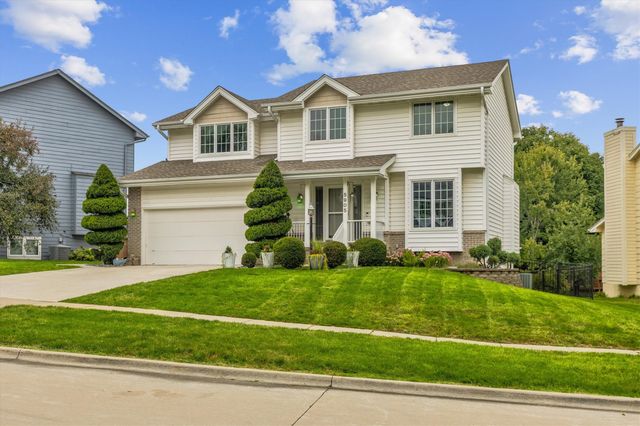 5905 Applewood Drive, West Des Moines, IA 50266