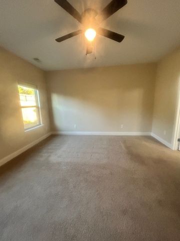 1084 Westgate Dr, Gallatin, TN 37066