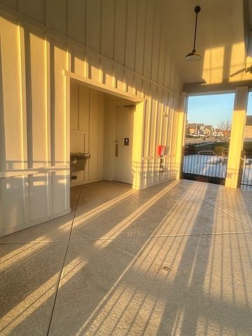 1084 Westgate Dr, Gallatin, TN 37066