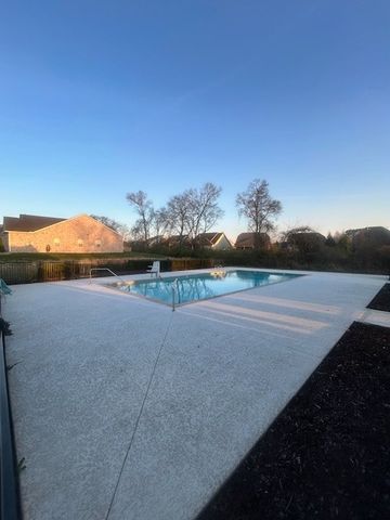 1084 Westgate Dr, Gallatin, TN 37066