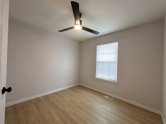 864 S Hickory Lane, Nixa, MO 65714