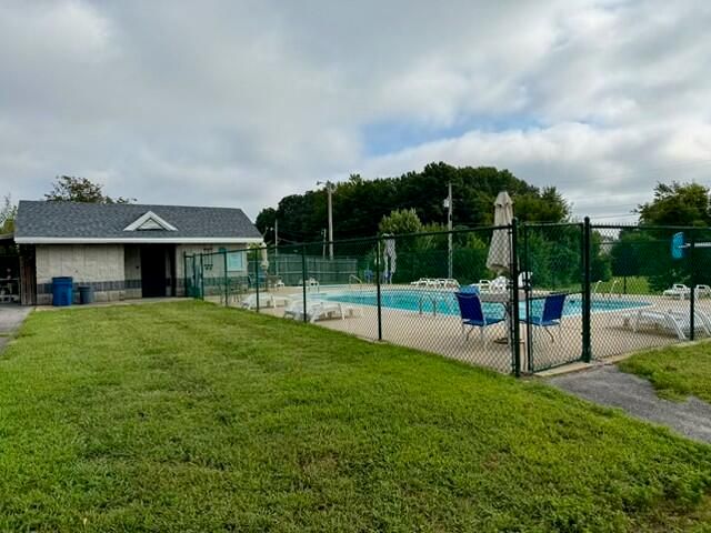 864 S Hickory Lane, Nixa, MO 65714