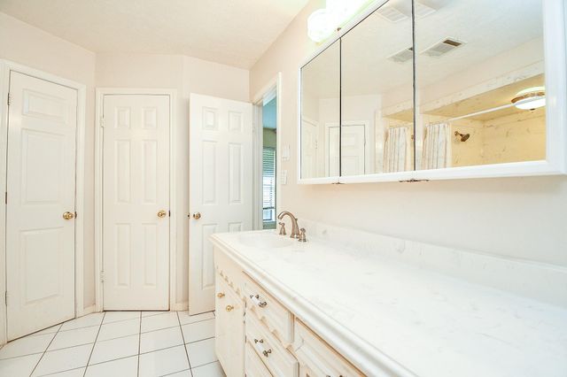 25121 Lakeview Road, Katy, TX 77494