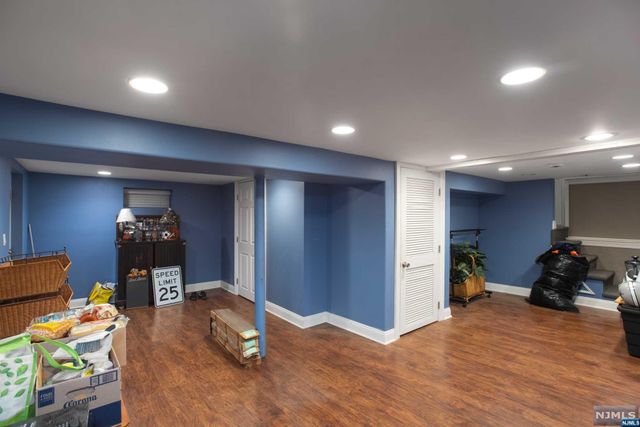 29 Westview Terrace, Midland Park, NJ 07432