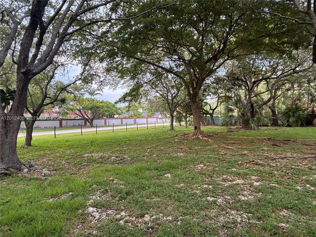 9290 SW 104th Street, Miami, FL 33176