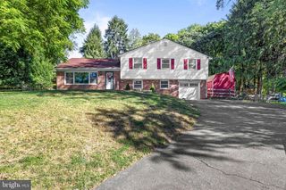 407 LESLIE LN, West Chester, PA 19382