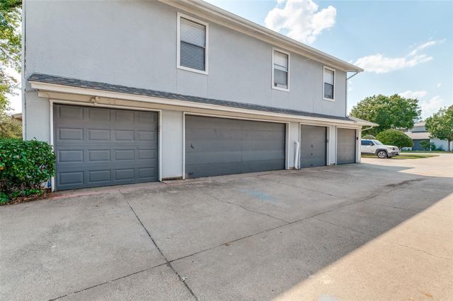 644 Timberline Drive, Hurst, TX 76053