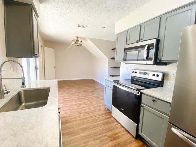 644 Timberline Drive, Hurst, TX 76053