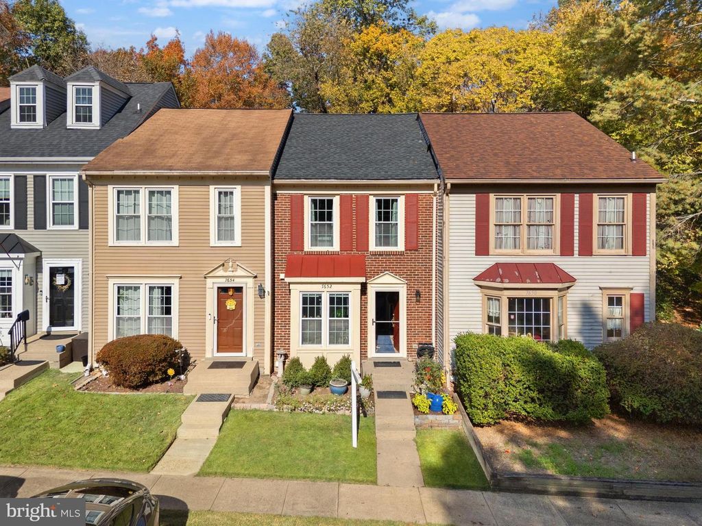 7652 NORTHERN OAKS CT, Springfield, VA 22153