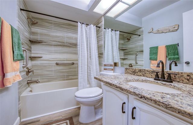 2478 BENTLEY DR, Palm Harbor, FL 34684