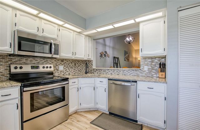 2478 BENTLEY DR, Palm Harbor, FL 34684