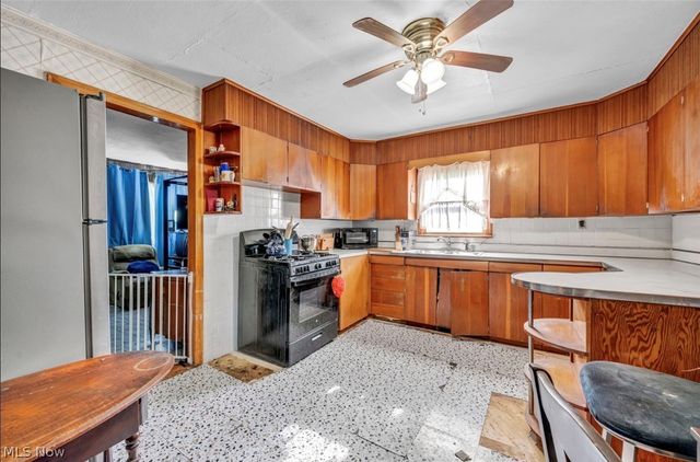 40622 Carlisle Avenue, Elyria, OH 44035