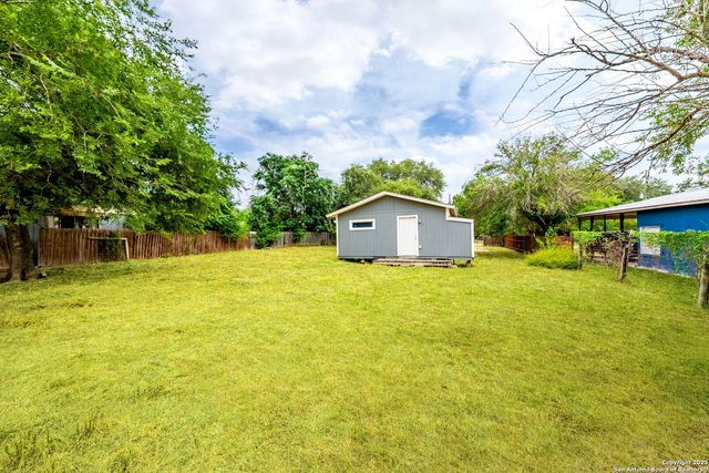 2438 Royal Oaks, Poteet, TX 78065