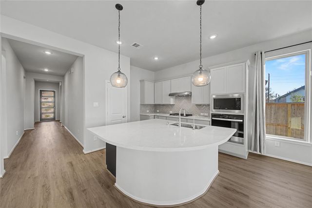 1207 Carswell Grove Drive, Missouri City, TX 77459