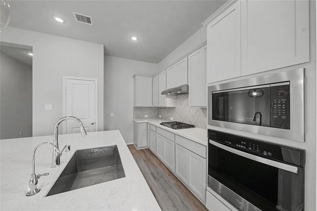 1207 Carswell Grove Drive, Missouri City, TX 77459