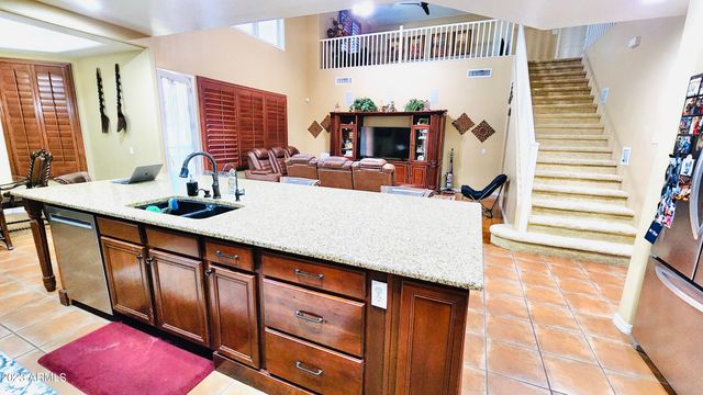 3094 S ASHLEY Drive, Chandler, AZ 85286