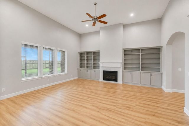 10015 Goliad Drive, Mont Belvieu, TX 77523