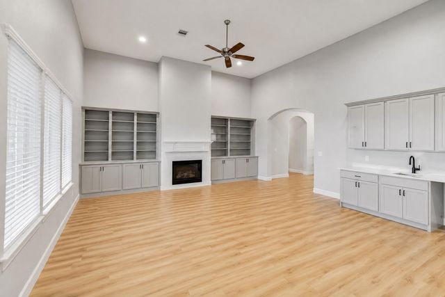 10015 Goliad Drive, Mont Belvieu, TX 77523