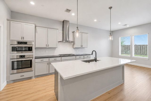10015 Goliad Drive, Mont Belvieu, TX 77523