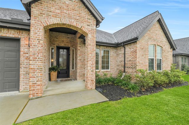10015 Goliad Drive, Mont Belvieu, TX 77523