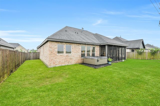 10015 Goliad Drive, Mont Belvieu, TX 77523