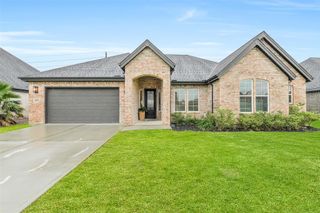10015 Goliad Drive, Mont Belvieu, TX 77523