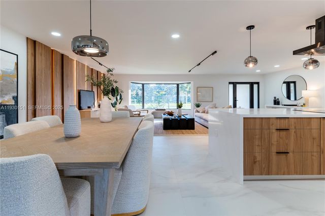 2415 NE 35th Dr, Fort Lauderdale, FL 33308