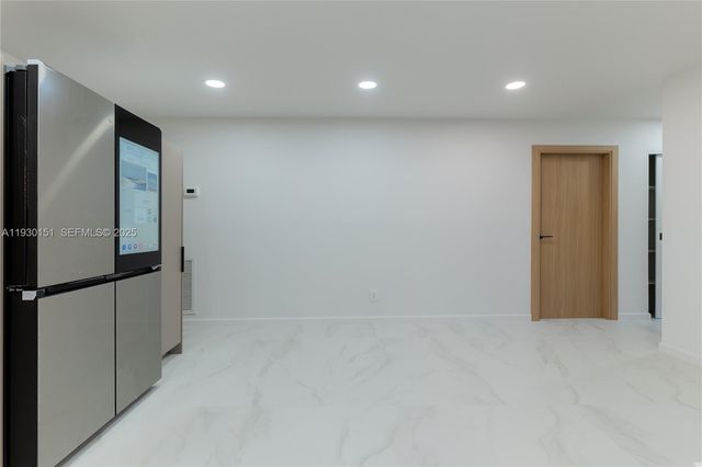 2415 NE 35th Dr, Fort Lauderdale, FL 33308