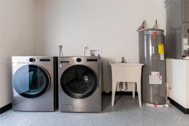 2415 NE 35th Dr, Fort Lauderdale, FL 33308