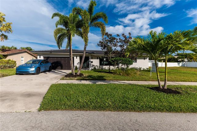 2415 NE 35th Dr, Fort Lauderdale, FL 33308