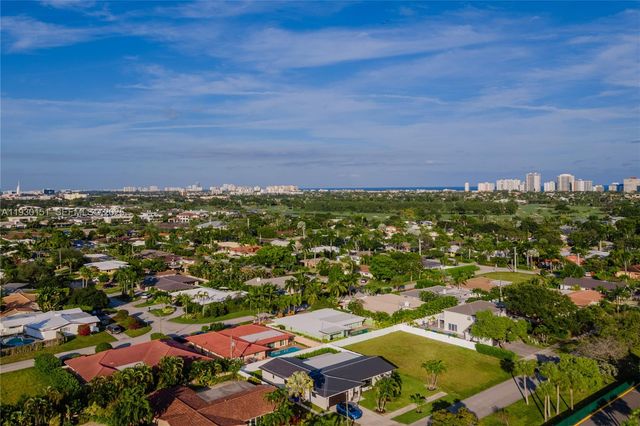 2415 NE 35th Dr, Fort Lauderdale, FL 33308