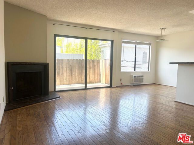 11743 DARLINGTON Avenue 9, Los Angeles, CA 90049