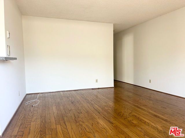 11743 DARLINGTON Avenue 9, Los Angeles, CA 90049