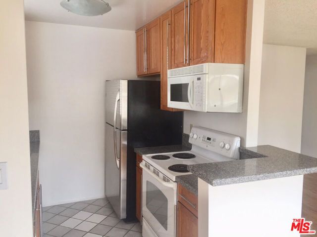 11743 DARLINGTON Avenue 9, Los Angeles, CA 90049