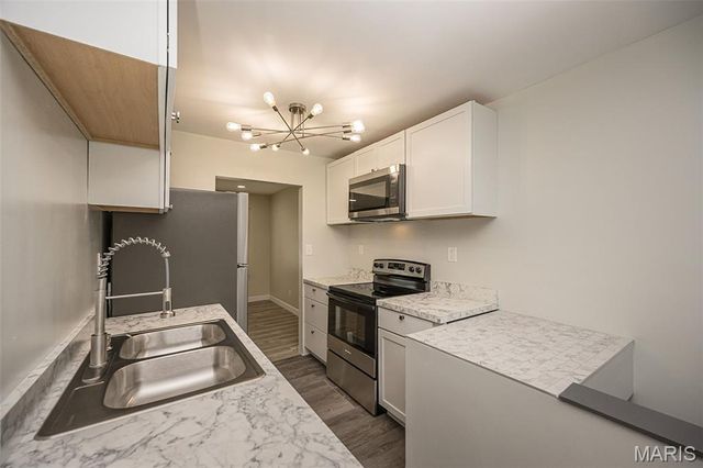 2252 Luxmore Drive, St Louis, MO 63136