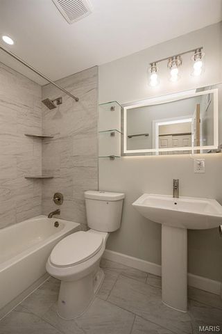 2252 Luxmore Drive, St Louis, MO 63136