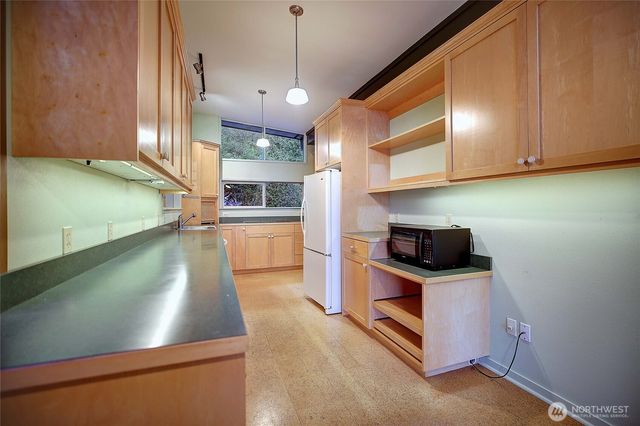 1357 Steffen Place, Camano Island, WA 98282