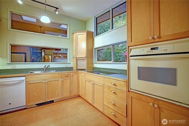 1357 Steffen Place, Camano Island, WA 98282