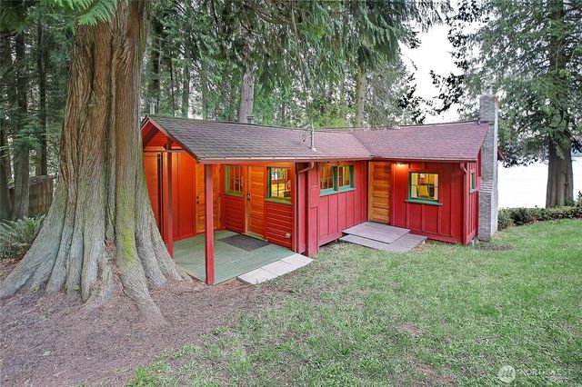 1357 Steffen Place, Camano Island, WA 98282
