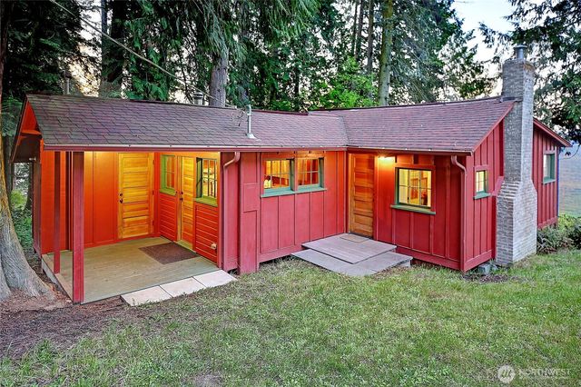 1357 Steffen Place, Camano Island, WA 98282