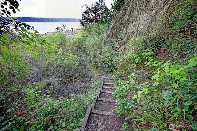 1357 Steffen Place, Camano Island, WA 98282