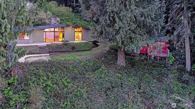 1357 Steffen Place, Camano Island, WA 98282