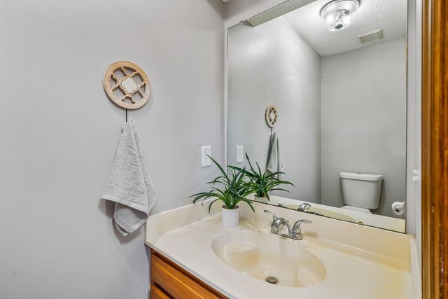 3191 Parkview Circle, Grove City, OH 43123