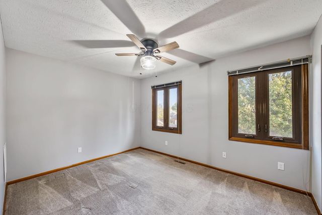 3191 Parkview Circle, Grove City, OH 43123