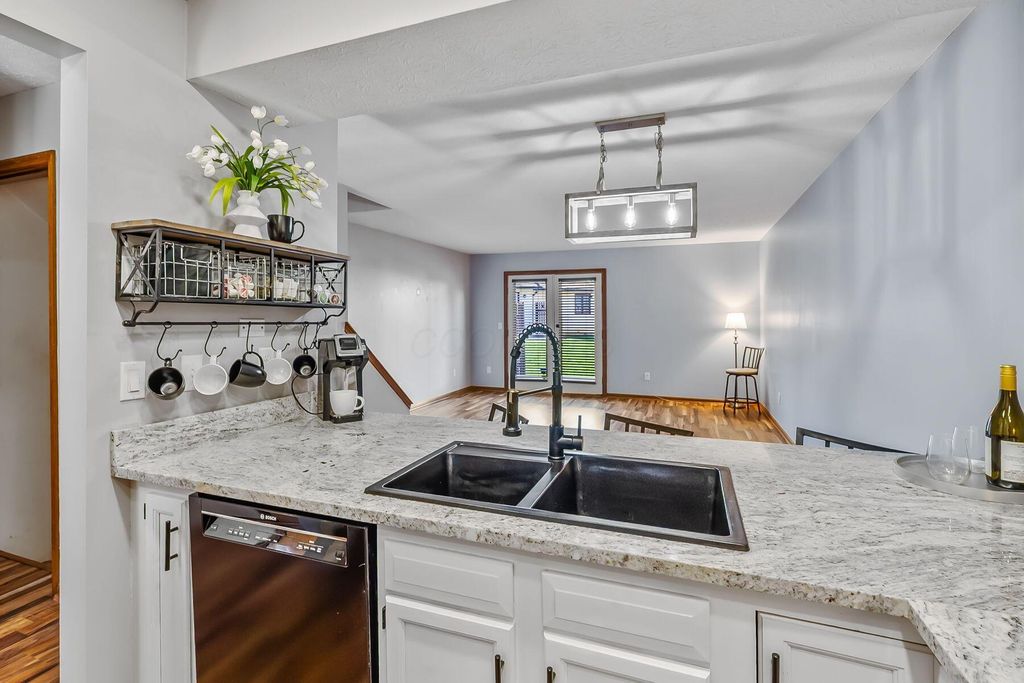 3191 Parkview Circle, Grove City, OH 43123