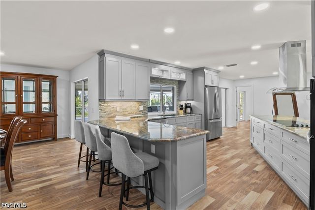 9421 Moonlight DR, Sanibel, FL 33957