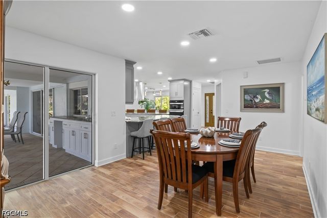 9421 Moonlight DR, Sanibel, FL 33957