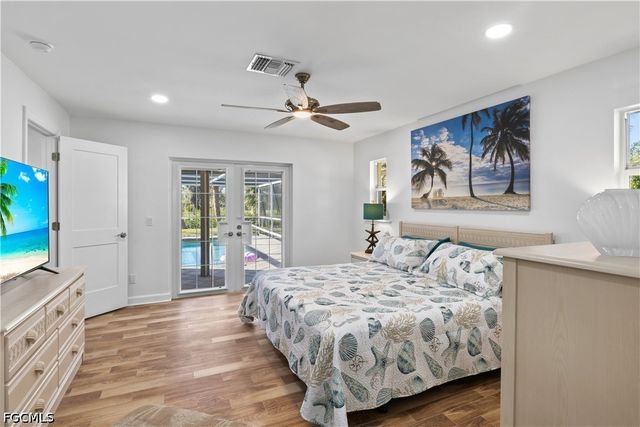 9421 Moonlight DR, Sanibel, FL 33957